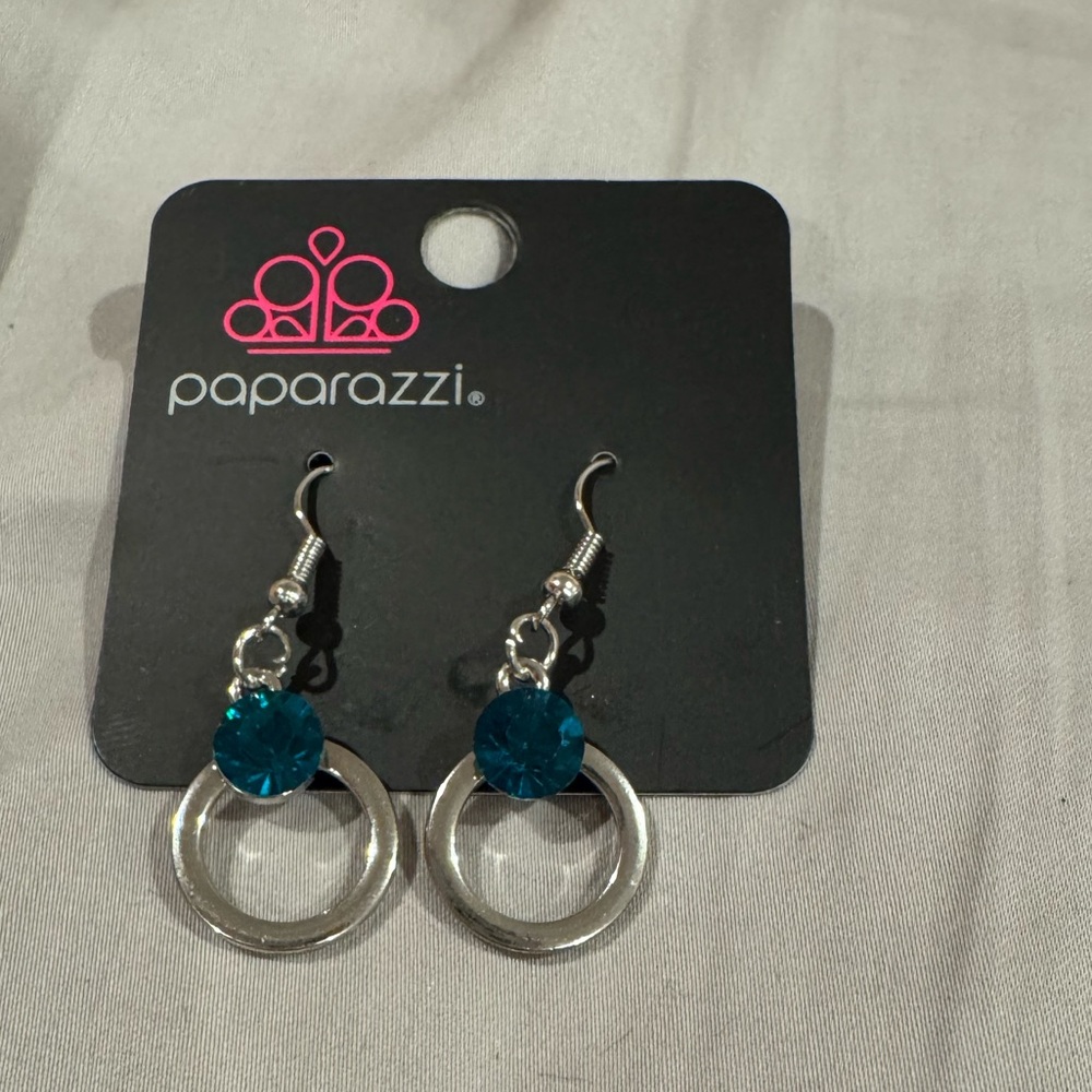 NWT Paparazzi Teal and Silver Circle Dangle Earrings